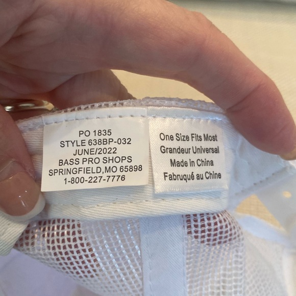 Bass Pro Shops White Fishing Hat / White w Front Fish Screen-print / OSFM - Picture 8 of 9